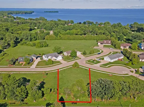 1012 Marway Ct #9, Oshkosh, WI 54901