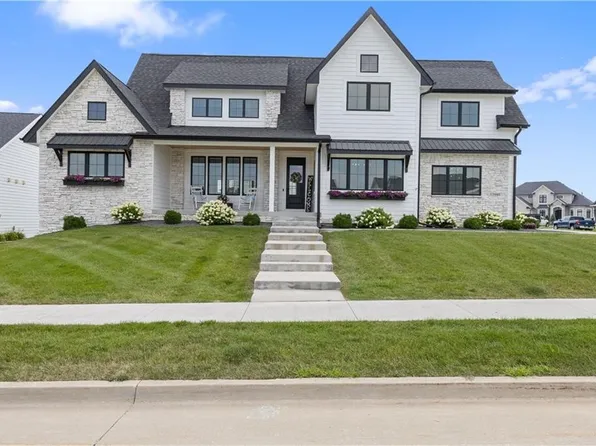 17448 Aurora Dr, Clive, IA 50325