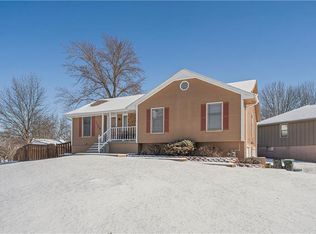1129 SW Breckenridge Ct, Blue Springs, MO 64015