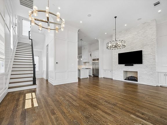 5th image of 1331 Peden St
