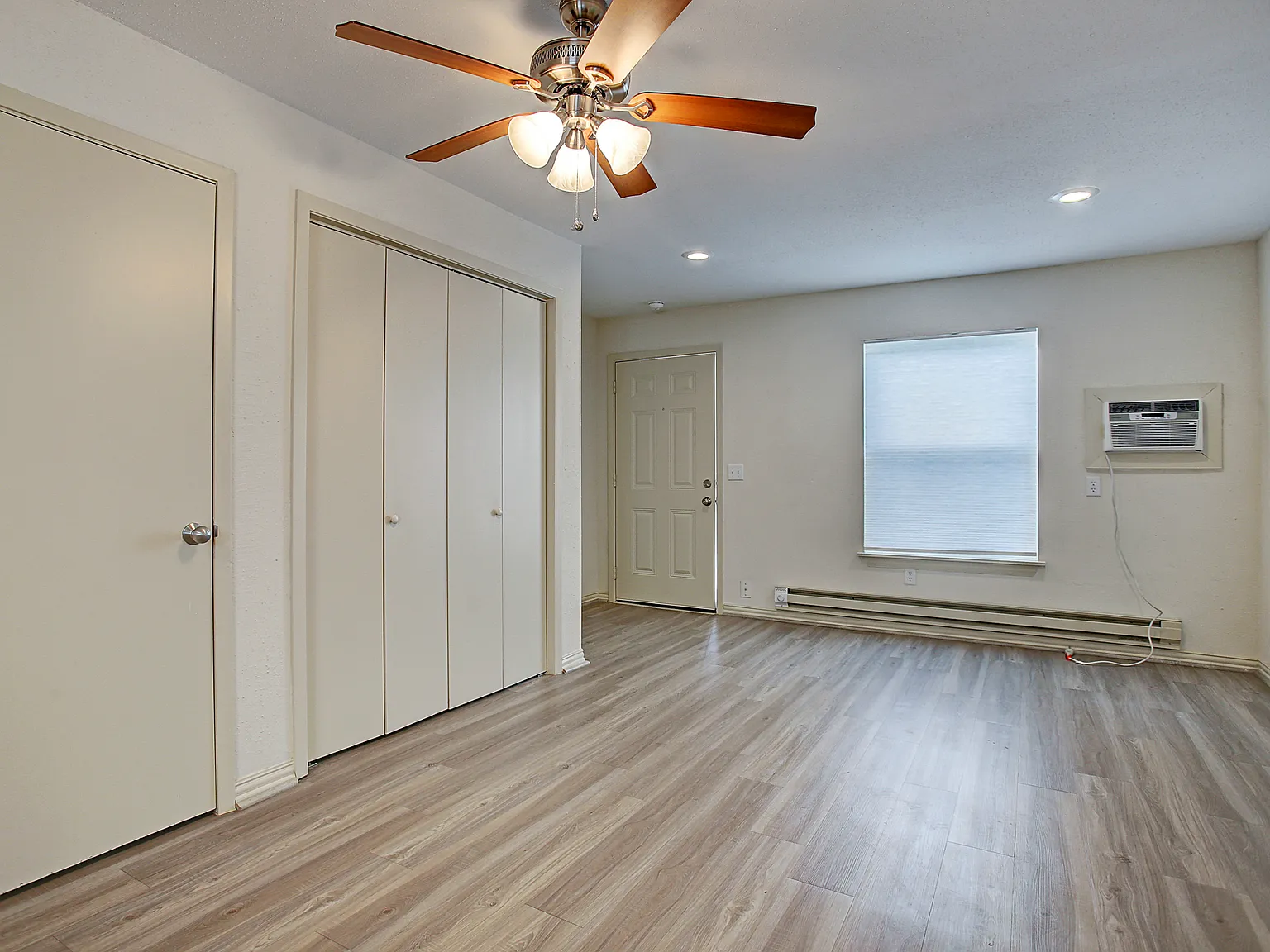 3514 Scott St — Photo 3