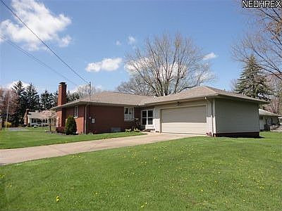 2nd image of 572 Grandview Ave