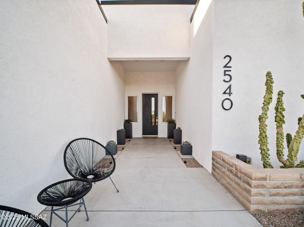 2540 W Oasis Springs Ct, Tucson, AZ 85742