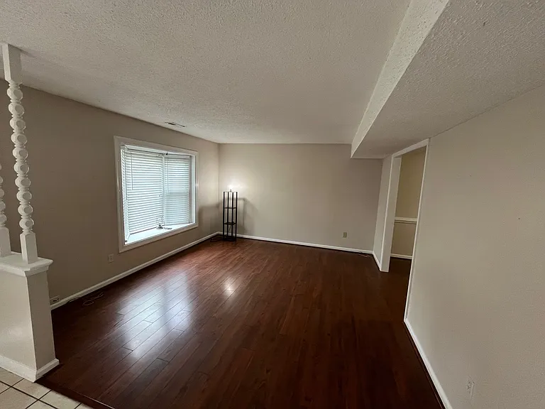 3920 Sherman Oaks Ave — Photo 5