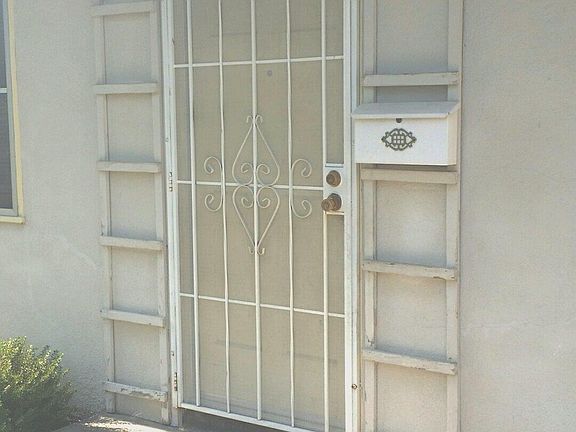 4th image of 3527 E Lamona Ave