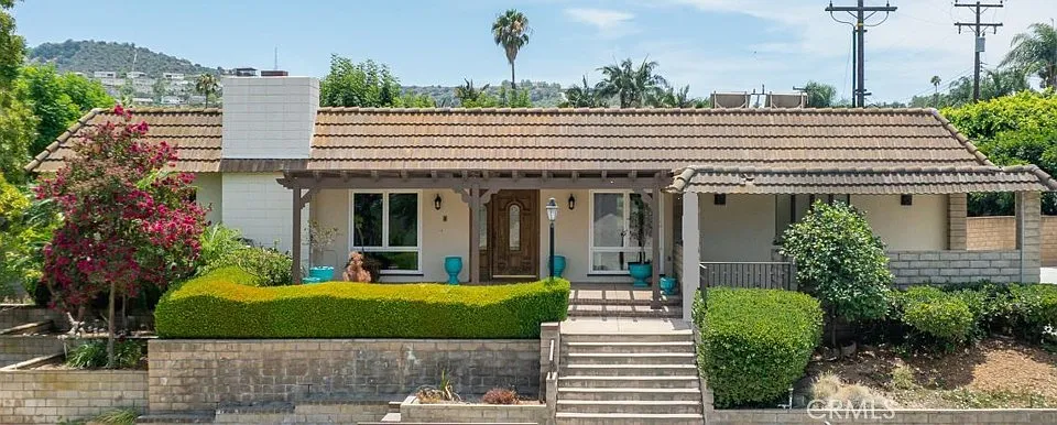 2328 E Vine Ave