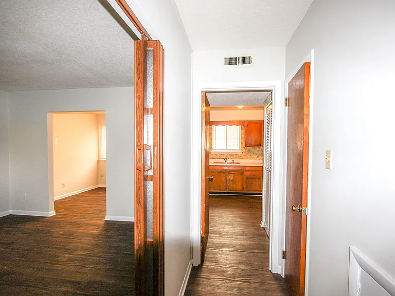 2351 Champion Ct — Photo 2