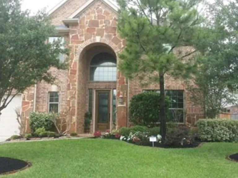 13915 Sawmill Run Ln — Photo 1