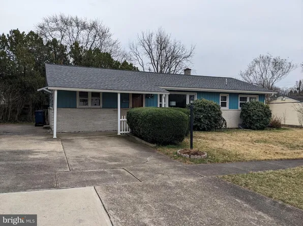 2 Greenwood Cir, Middletown, PA 17057
