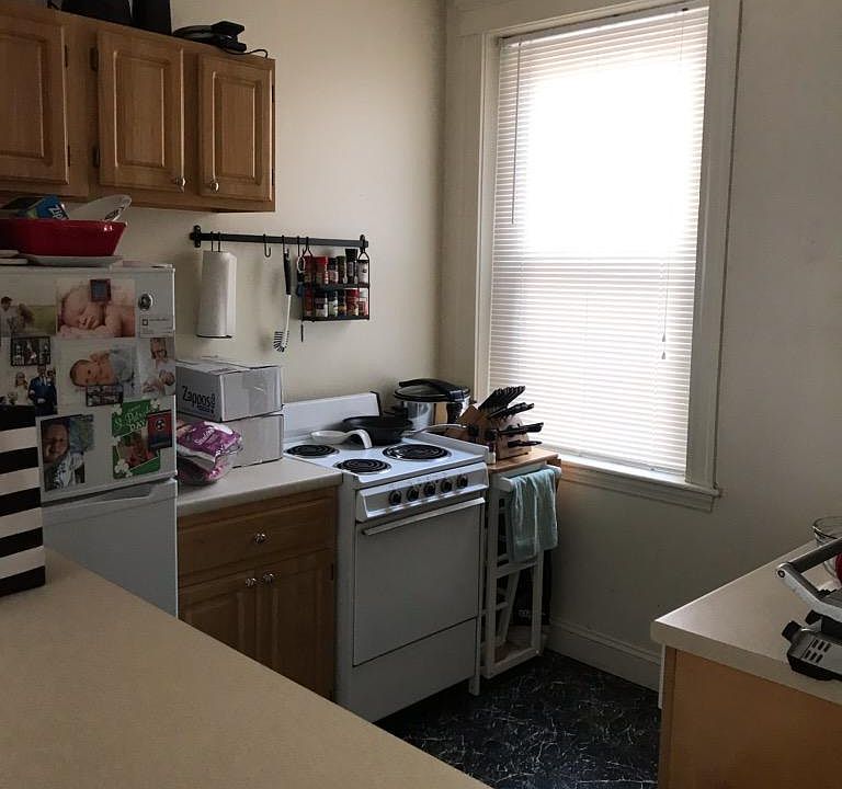 2nd image of 15 Queensberry St #31B