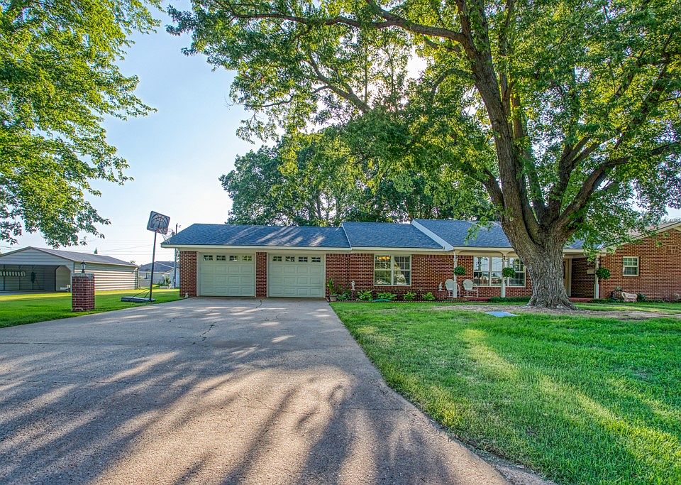 1021 N Forrest Ave, Watonga, OK 73772 Zillow