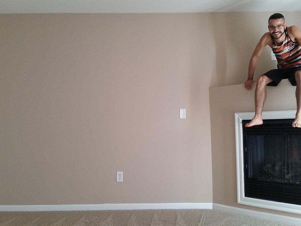 This is the main wall in the living room, great for pictures