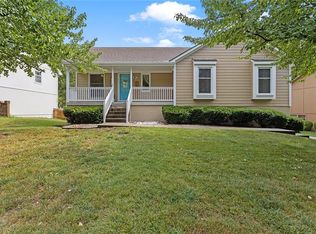 1421 SW Highland Dr, Lees Summit, MO 64081