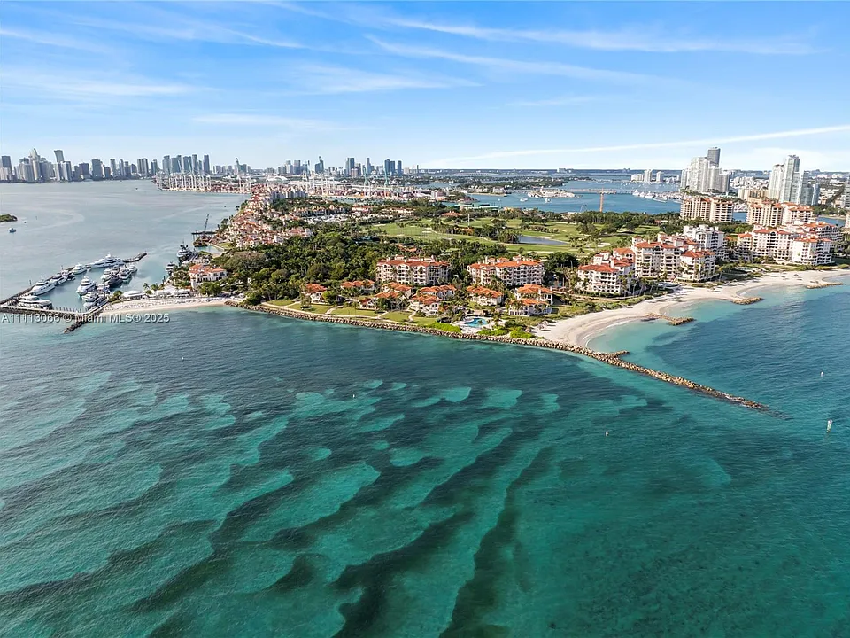 19143 Fisher Island Dr #19143