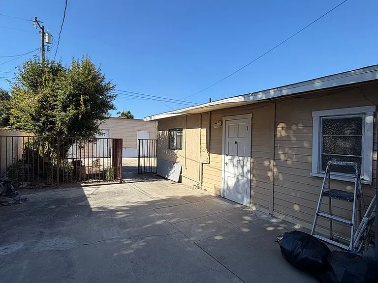10031 Larson Ave — Photo 2