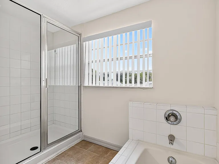 2204 Fan Palm Dr — Photo 20