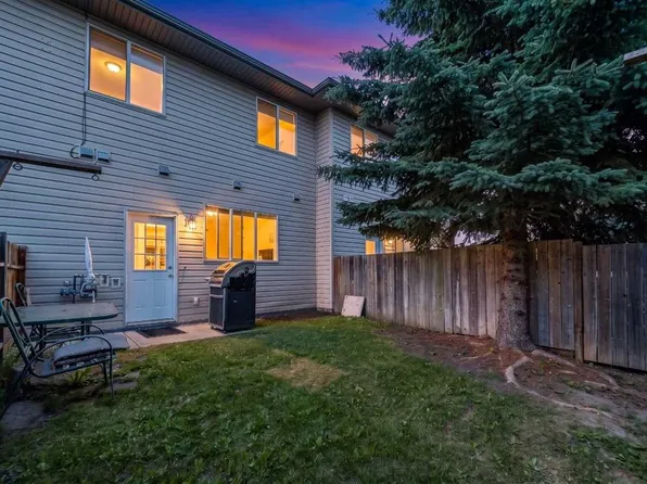 4406 N 46th Ave #3, Sylvan Lake, AB T4S 1W7