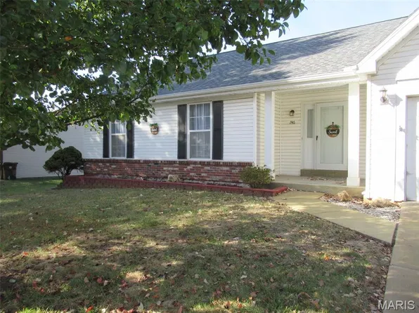 746 Bull Valley Dr, Saint Peters, MO 63304
