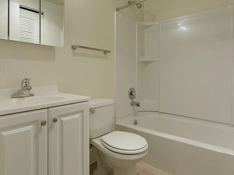 4067 Harbour Dr — Photo 8