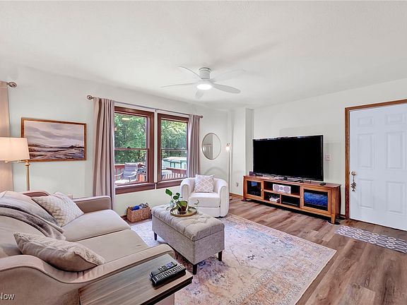 2nd image of 897 Cornell Ct
