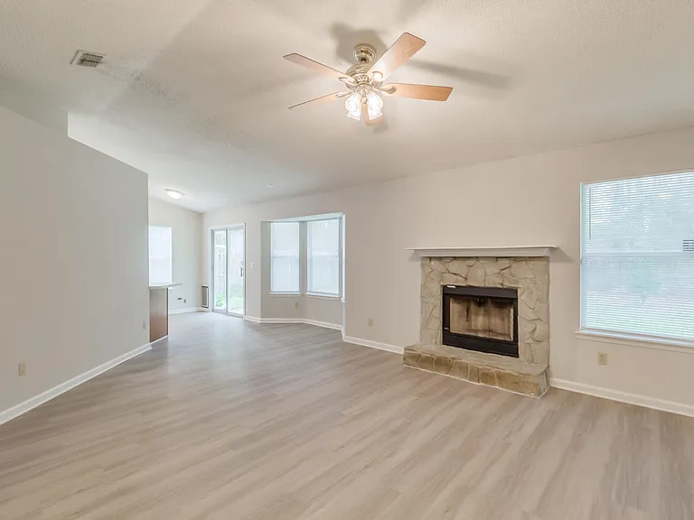 4172 Davie Ct — Photo 12