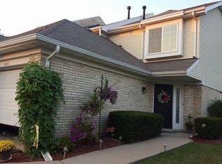 406 Lakeview Cir, Bolingbrook, IL 60440