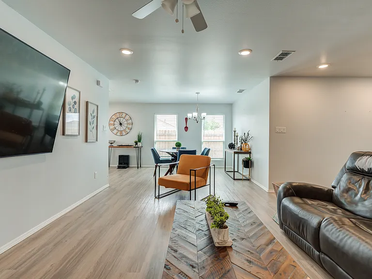 5501 Jarvis St #A — Photo 10