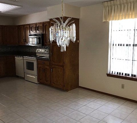 5th image of 410 Mercury St