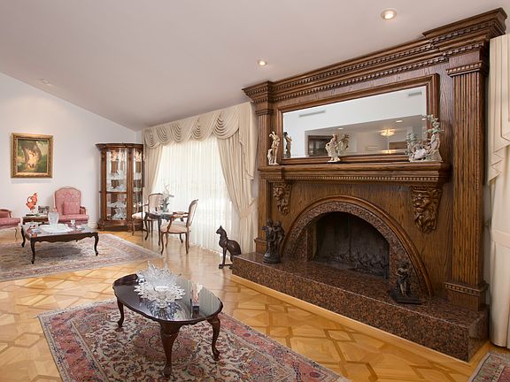 2nd image of 8614 Lasaine Ave
