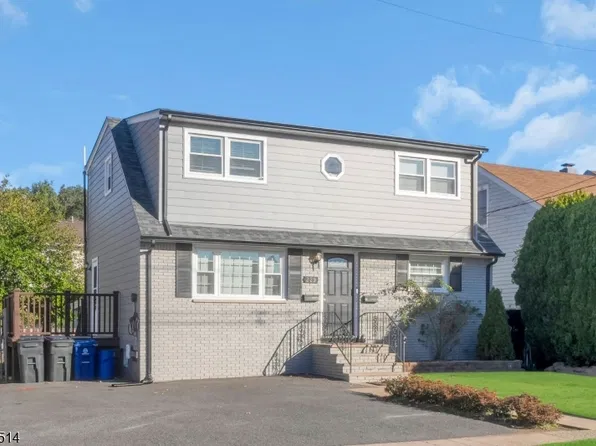231 Philip Ave, Elmwood Park, NJ 07407
