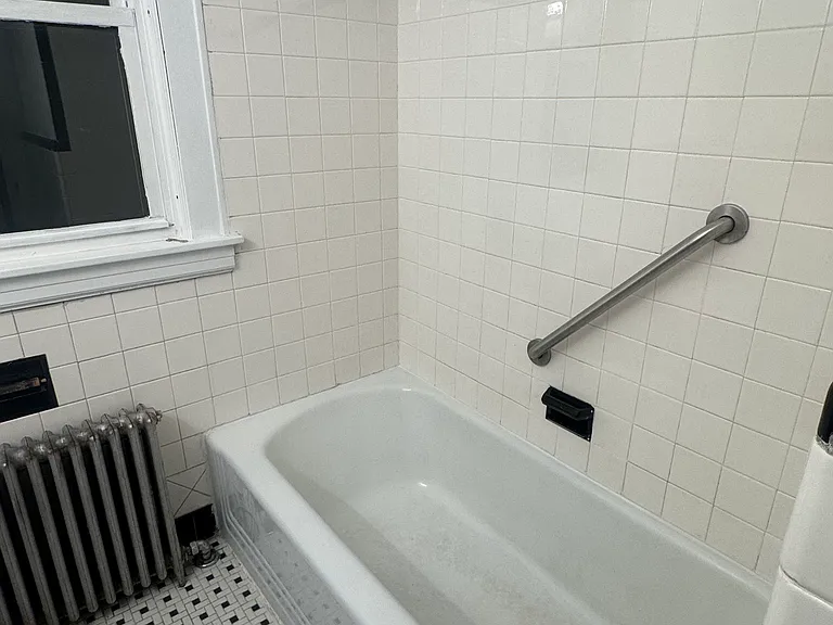 35 Rapallo Ave #2W — Photo 14