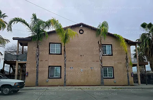3017 Potomac Ave Photo 1