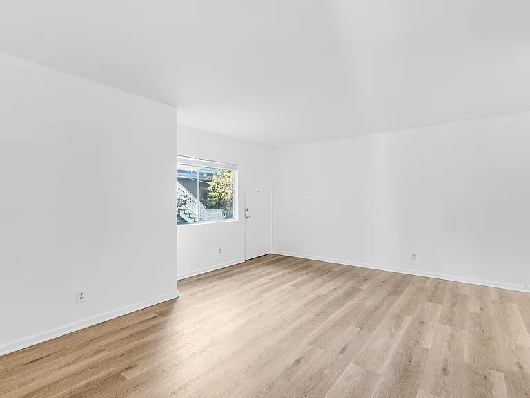 7100 Fulton Ave — Photo 10