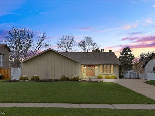 19032 Quail Hollow Dr, Strongsville, OH 44136
