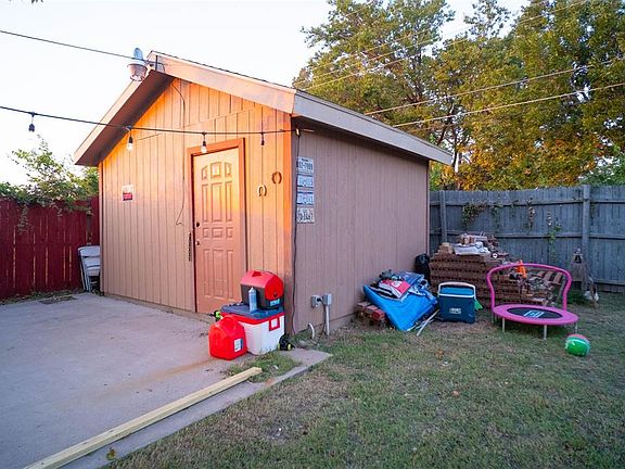 4th image of 3006 NW 23rd St