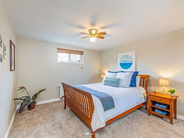 233 SW 189th Pl — Photo 25