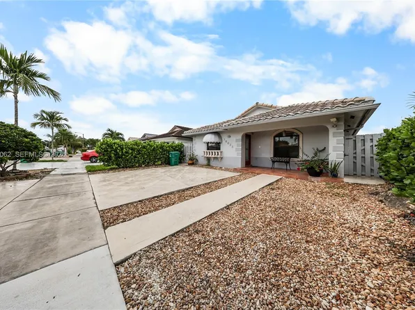 10033 NW 126th Ter, Hialeah Gardens, FL 33018