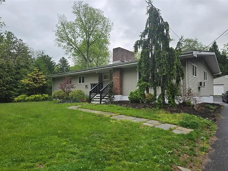 781 Western Hwy — Photo 1