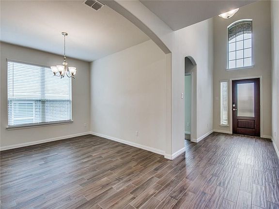 2nd image of 1404 Lake Falls Ter