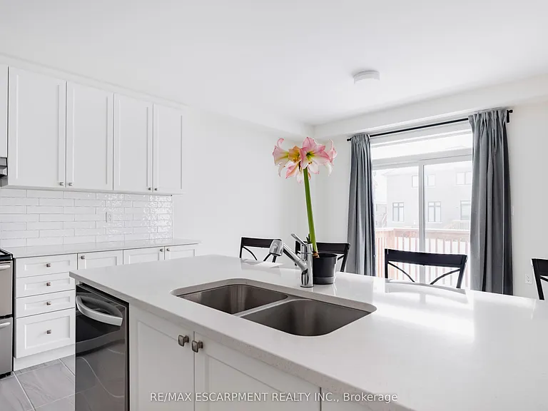 48 Sparrow Way — Photo 19