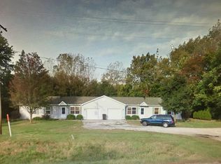 1207 S Division St, Mahomet, IL 61853
