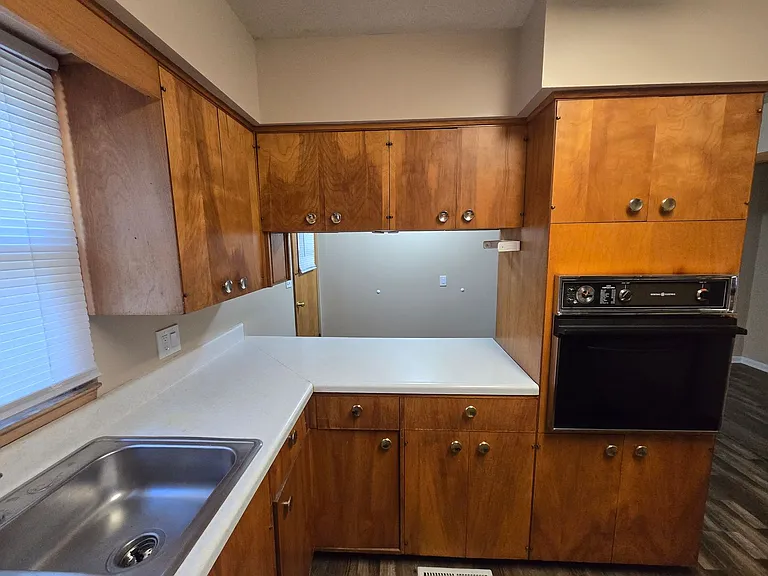 322 Webster St — Photo 20