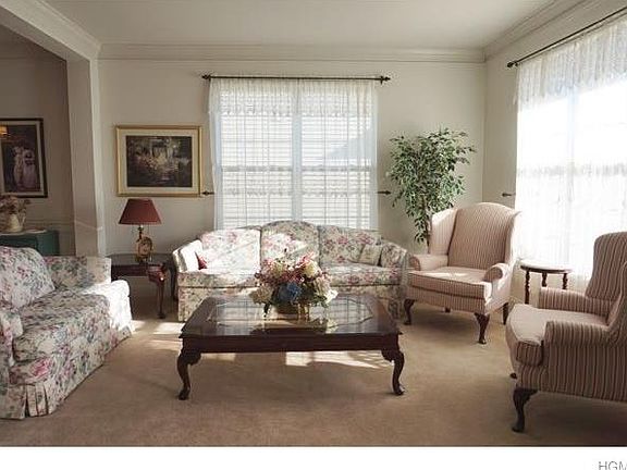 3rd image of 21 Jasmine Dr