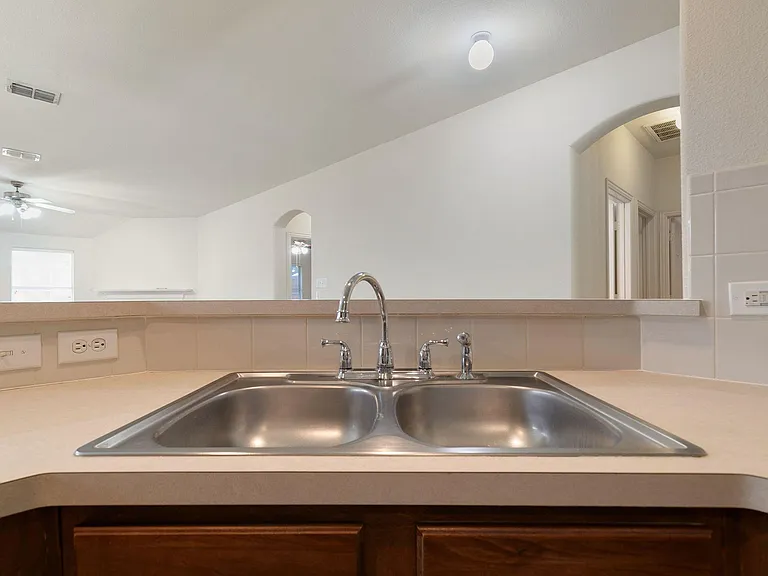8306 Nicholson Dr — Photo 11