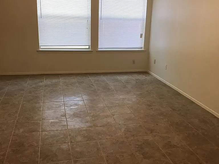 3205 Eagle Hill Ct #C — Photo 3
