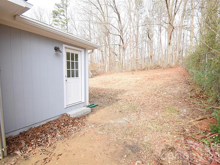 924 Edgegreen Dr — Photo 31