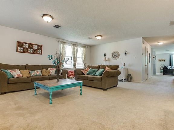 5th image of 1628 Flagstone Ln