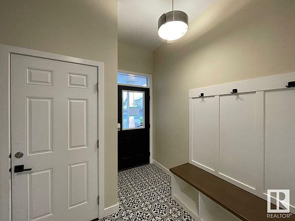 3rd image of 655 Eagleson Cres NW