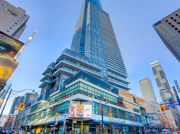 386 Yonge St, Toronto, ON
