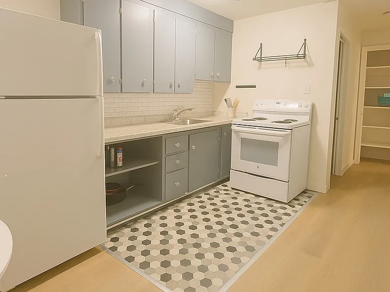 4411 Corliss Ave N #3 — Photo 6